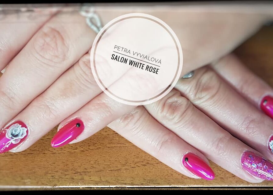 Nehtová modeláž – gelové nehty